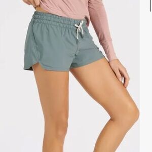 Vuori: Women’s Clementine Shorts, XL